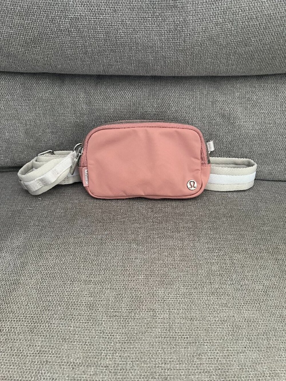 Lululemon Everywhere Belt Bag *1L — Pink Pastel / White / Raw Linen